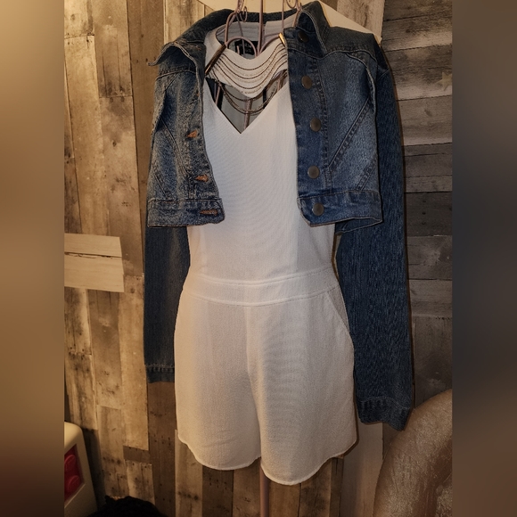 BEBE WHITE ROMPER - Picture 11 of 13